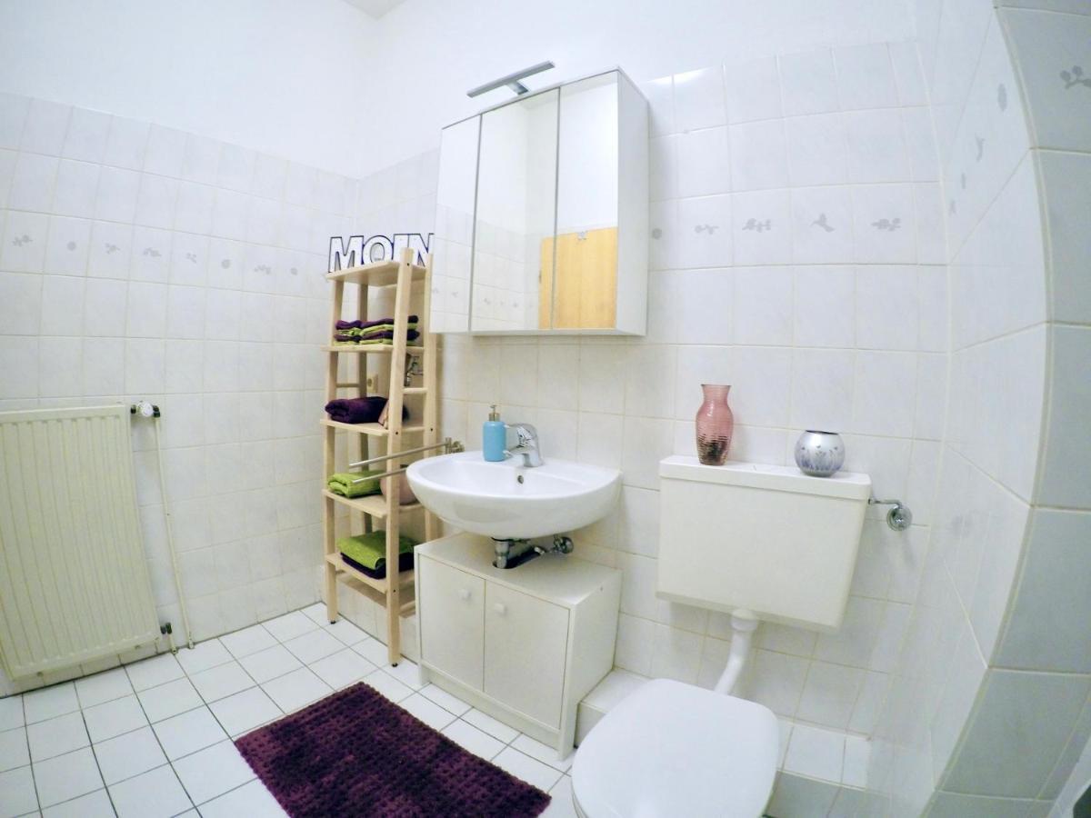 Vivid - Studioapartment Mit Balkon - Netflix - Wlan Wilhelmshaven Luaran gambar